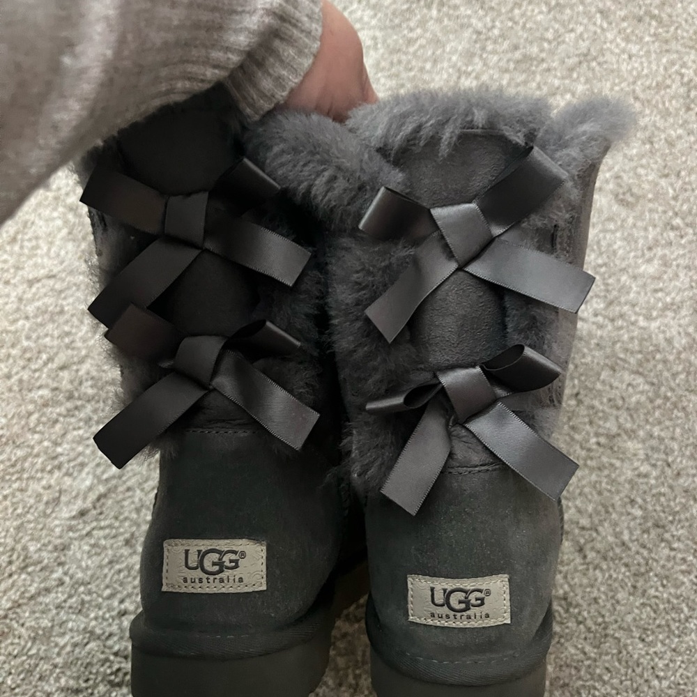 Grey Bailey button ugg boots size 10